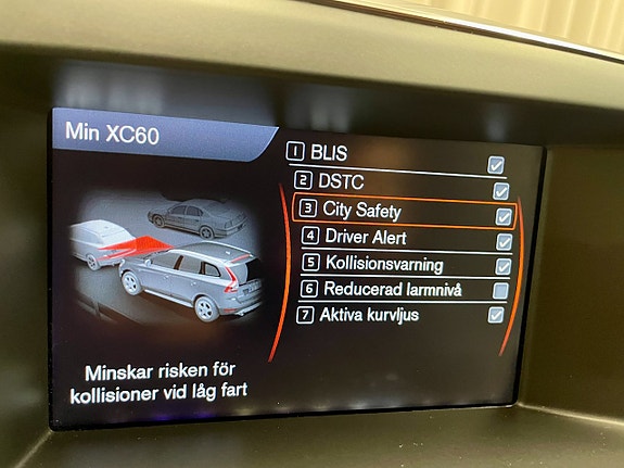 Volvo XC60 13 of 26