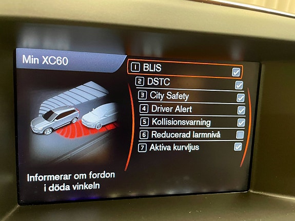 Volvo XC60 14 of 26
