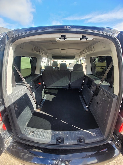 Volkswagen Caddy Maxi 9 of 18