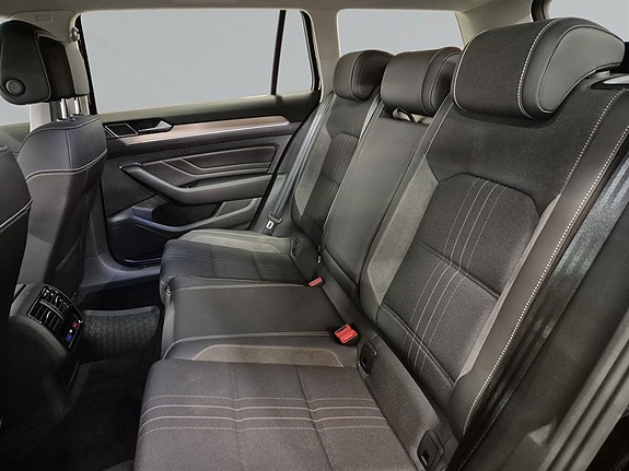 Volkswagen Passat Alltrack 5 of 9