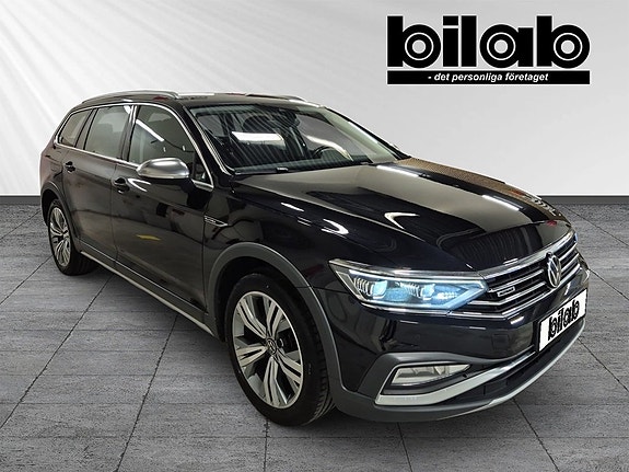 Volkswagen Passat Alltrack 2 of 9