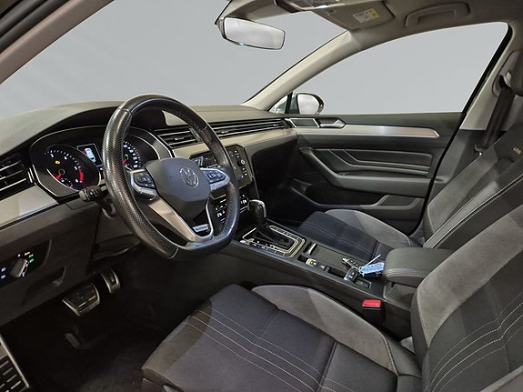 Volkswagen Passat Alltrack 9 of 9