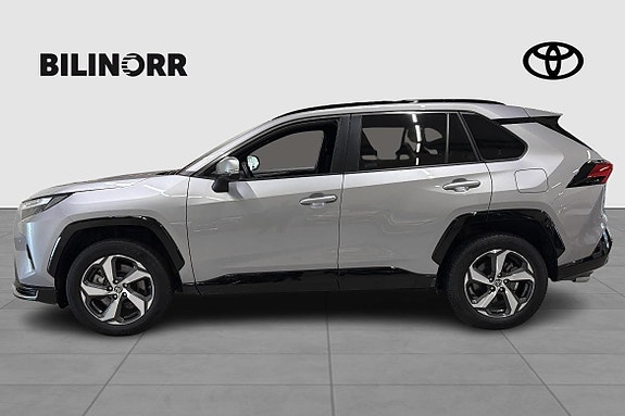 Toyota RAV4 4 of 12