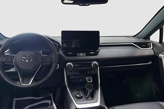 Toyota RAV4 10 of 12