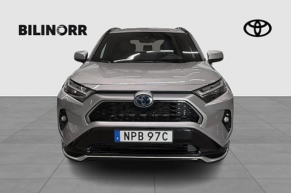 Toyota RAV4 6 of 12