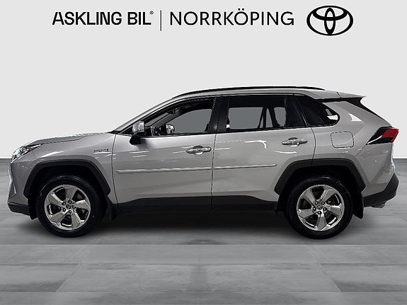 Toyota RAV4 4 of 11