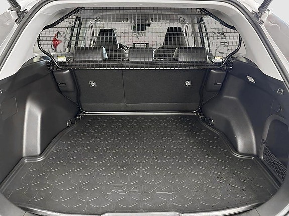Toyota RAV4 11 of 11