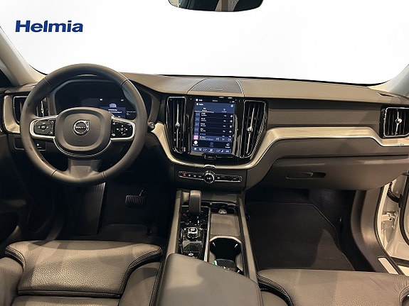 Volvo XC60 5 of 13