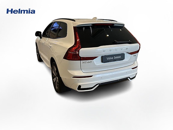 Volvo XC60 2 of 13