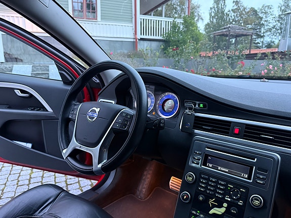 Volvo V70 7 of 8