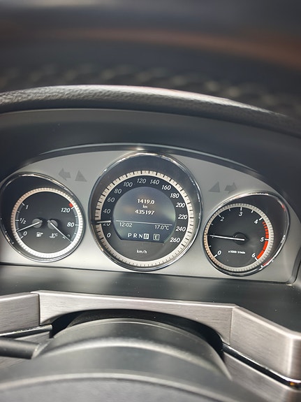 Mercedes-Benz GLK220 4 of 5