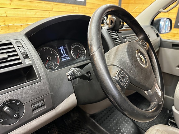 Volkswagen Transporter 15 of 17