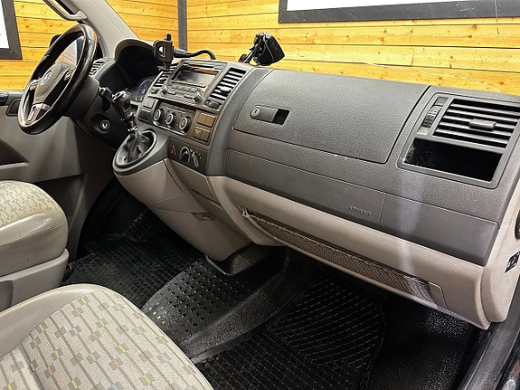 Volkswagen Transporter 12 of 17