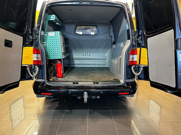 Volkswagen Transporter 8 of 17