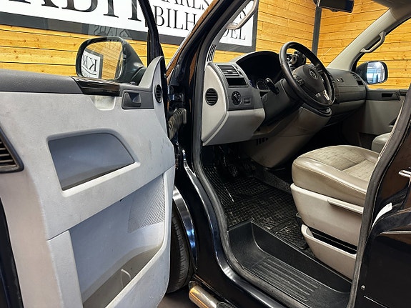 Volkswagen Transporter 13 of 17