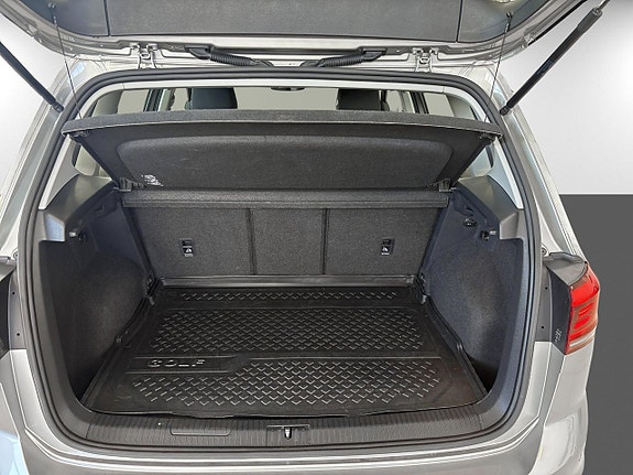 Volkswagen Golf Sportsvan 14 of 16
