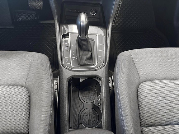 Volkswagen Golf Sportsvan 12 of 16
