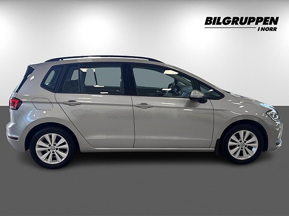 Volkswagen Golf Sportsvan 4 of 16