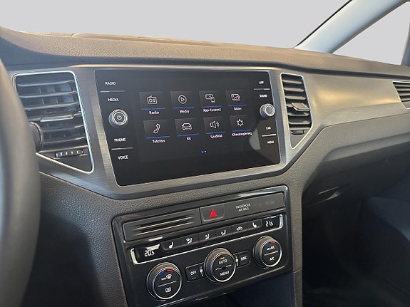 Volkswagen Golf Sportsvan 11 of 16
