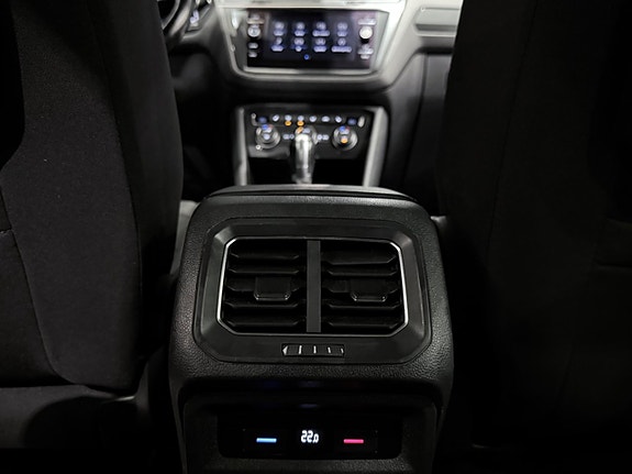 Volkswagen Tiguan Allspace 19 of 30