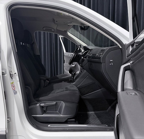 Volkswagen Tiguan Allspace 11 of 30
