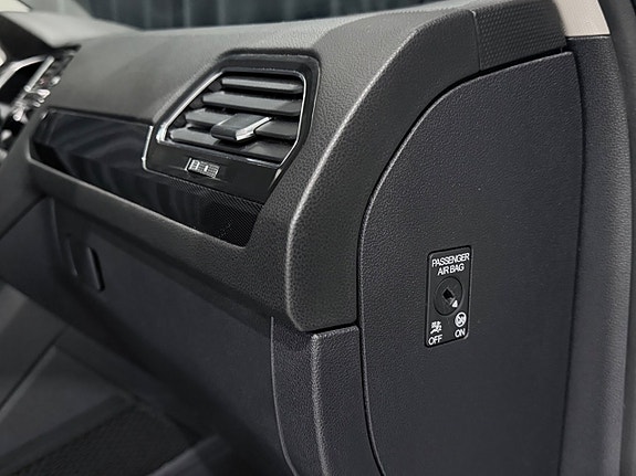 Volkswagen Tiguan Allspace 14 of 30