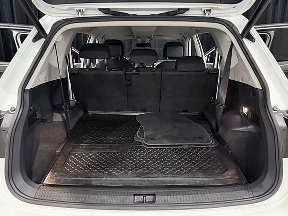 Volkswagen Tiguan Allspace 18 of 30