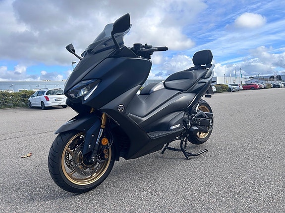 Yamaha T-Max 560 3 of 6