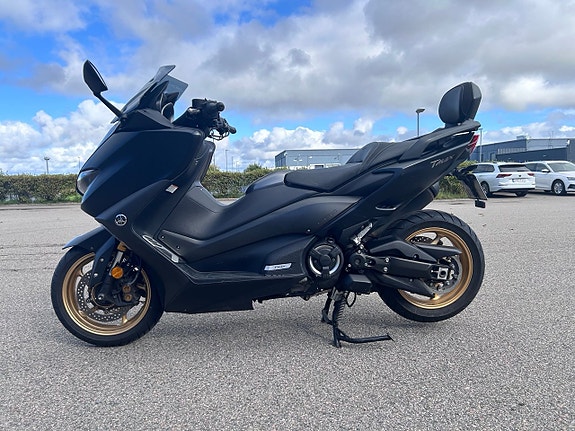 Yamaha T-Max 560 4 of 6