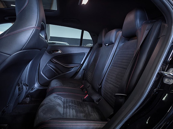Mercedes-Benz CLA180 10 of 19