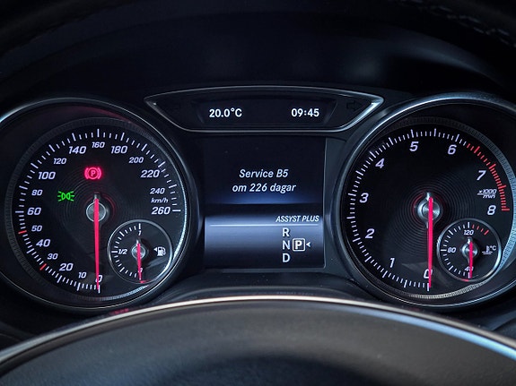 Mercedes-Benz CLA180 16 of 19