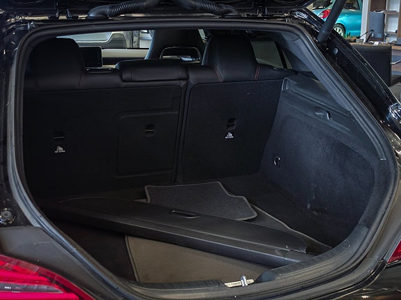 Mercedes-Benz CLA180 17 of 19