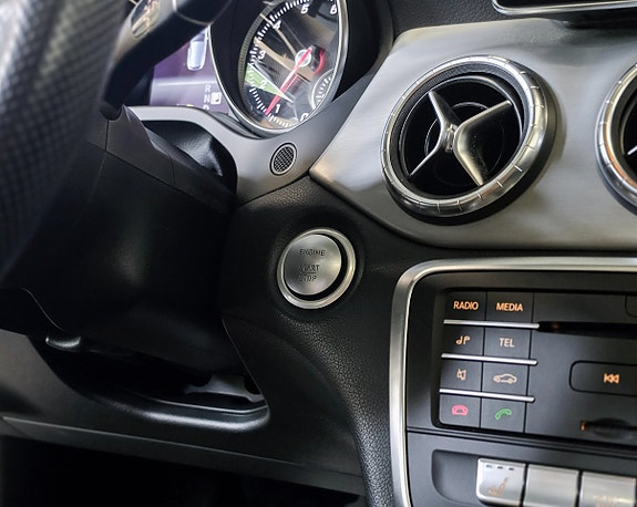 Mercedes-Benz CLA180 15 of 19