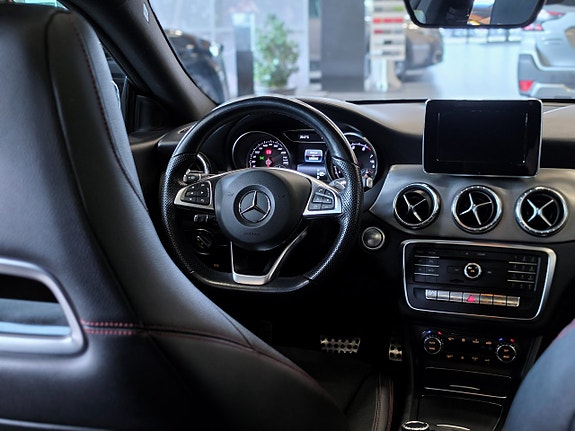 Mercedes-Benz CLA180 11 of 19