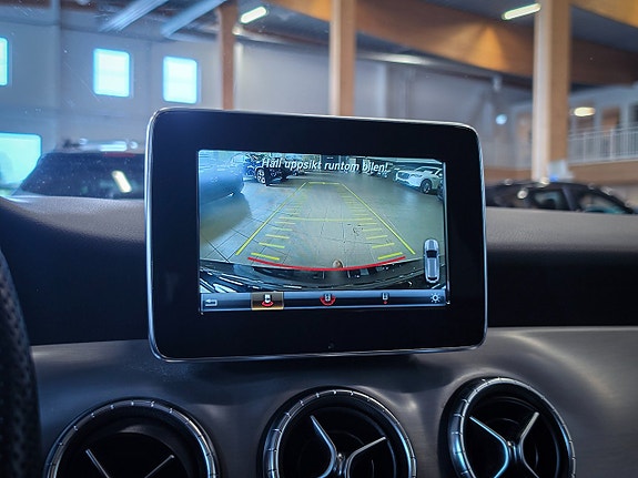 Mercedes-Benz CLA180 12 of 19