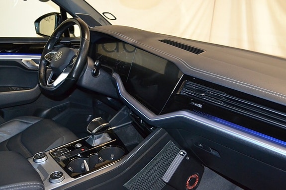 Volkswagen Touareg 8 of 14