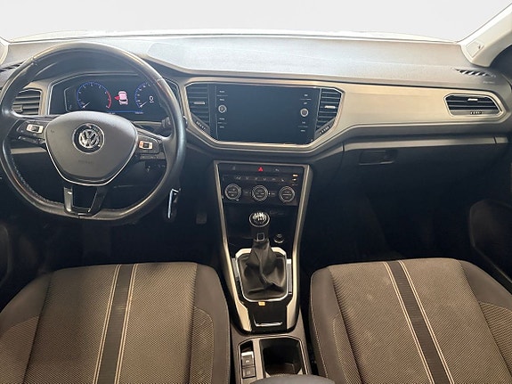 Volkswagen T-Roc 10 of 18