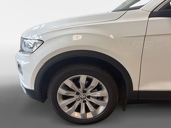 Volkswagen T-Roc 14 of 18