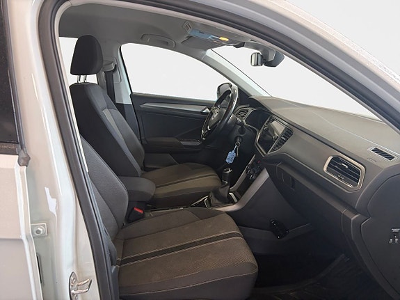 Volkswagen T-Roc 15 of 18