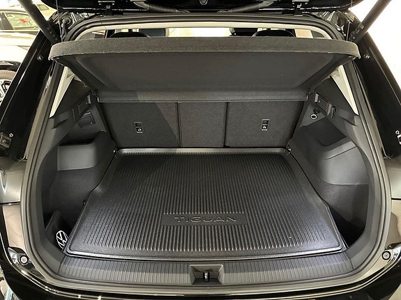 Volkswagen Tiguan 16 of 16