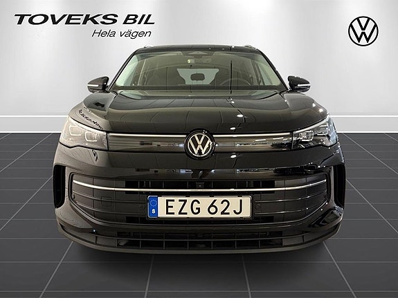 Volkswagen Tiguan 5 of 16