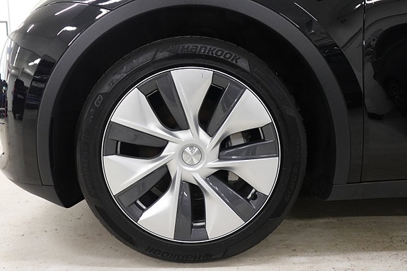 Tesla Model Y 25 of 25