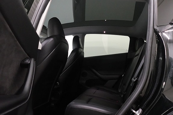 Tesla Model Y 6 of 25