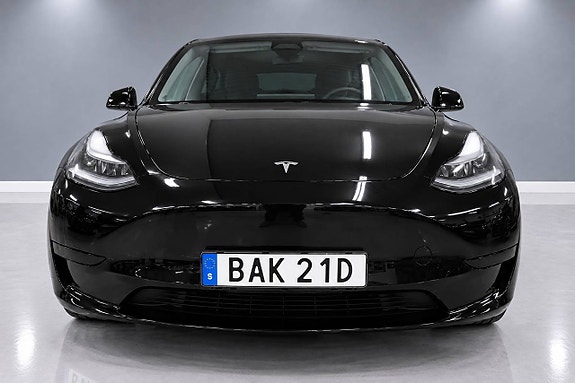 Tesla Model Y 3 of 25