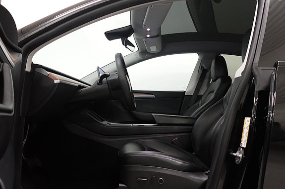 Tesla Model Y 5 of 25