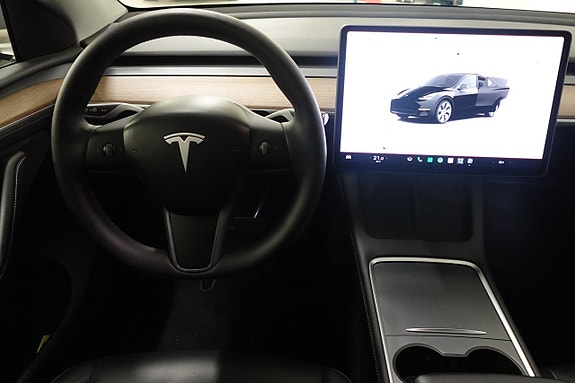 Tesla Model Y 8 of 25