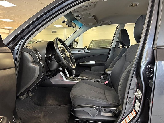 Subaru Forester 8 of 17