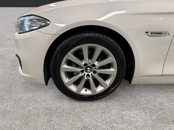BMW 520 16 of 17