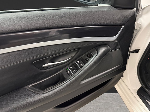 BMW 520 9 of 17