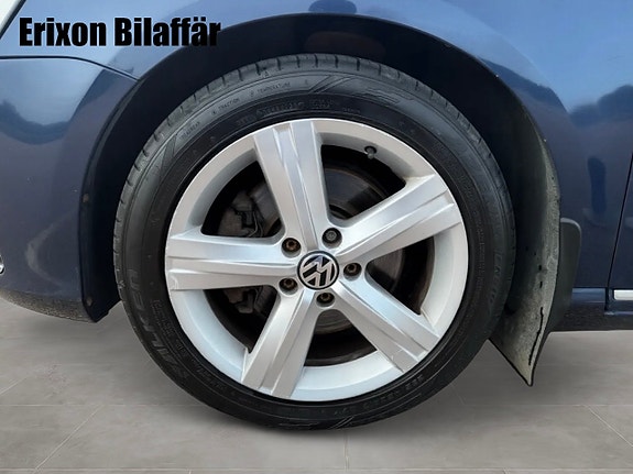 Volkswagen Passat 10 of 27